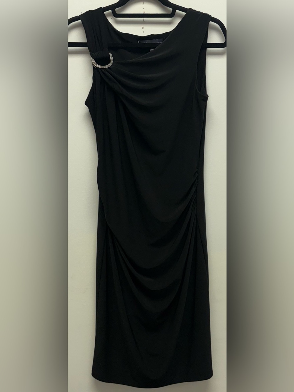 🖤 Anne Klein Black Draped Sleeveless Sheath Dress – Size 8
